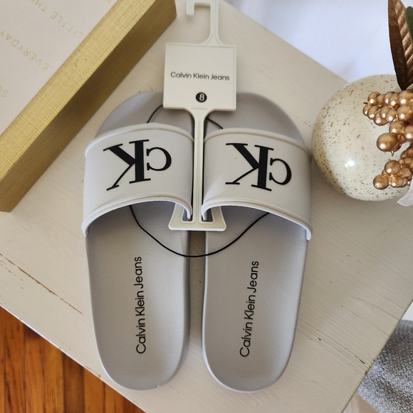 NWT Women's Calvin Klein Jeans Slides Size 8 Color Grey/Black Logo - Picture 4 of 6